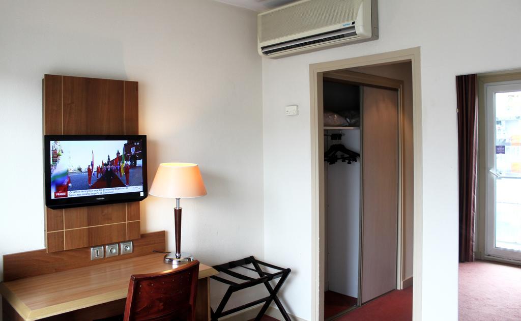 Kyriad Hotel Clermont Ferrand Centre Luaran gambar