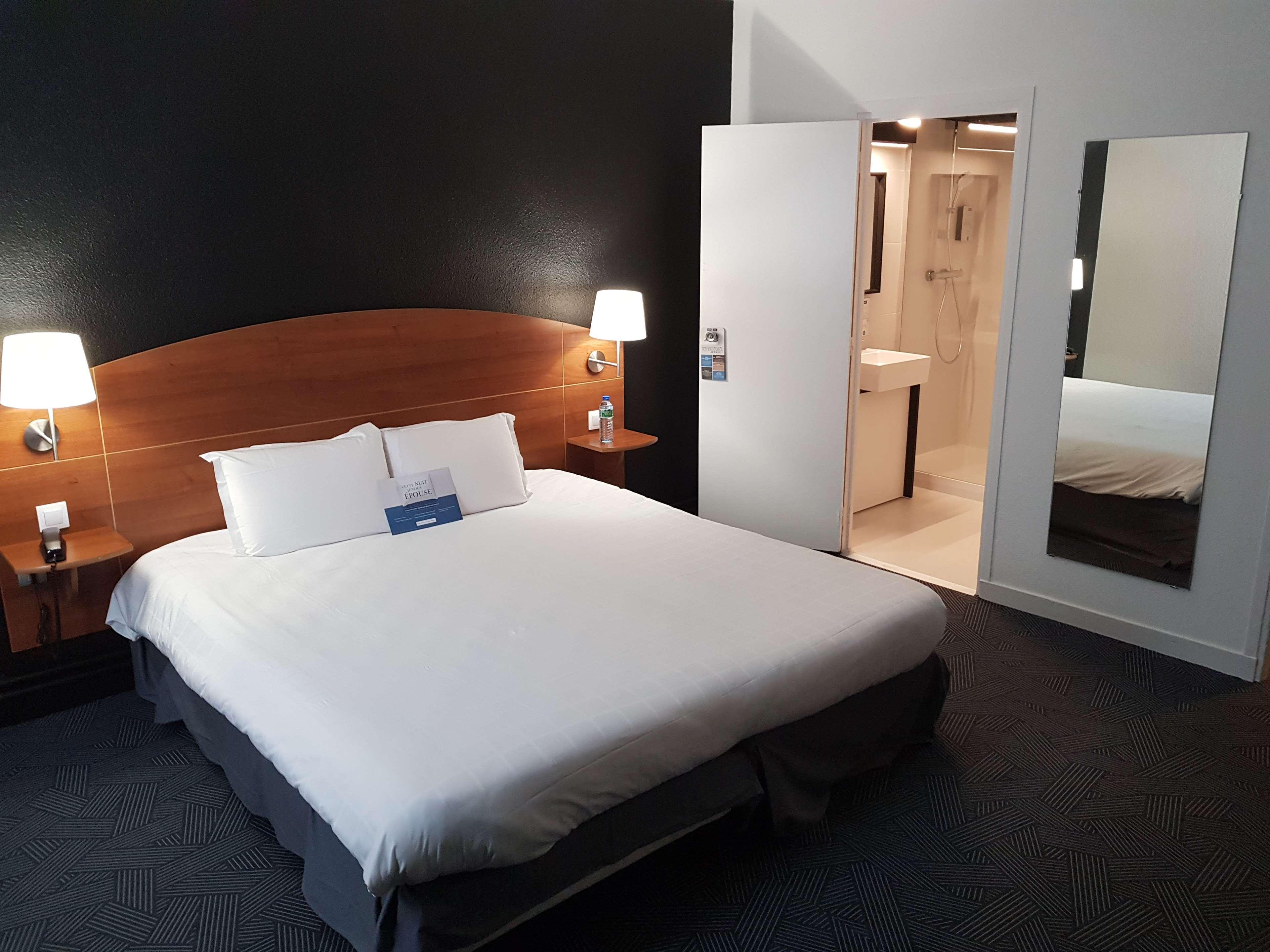 Kyriad Hotel Clermont Ferrand Centre Luaran gambar